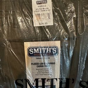 44x32 fleece lined cargo pants with tags